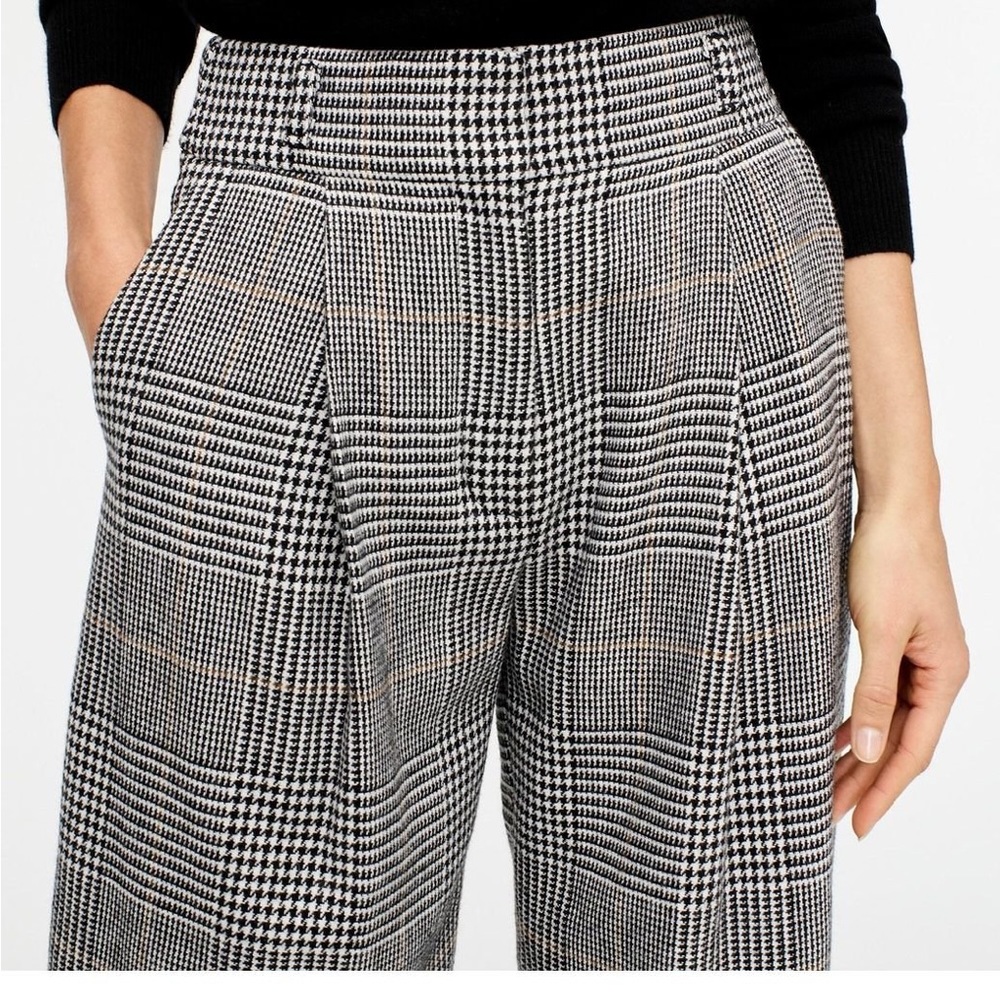 Banana Republic tapered pants in glen plaid